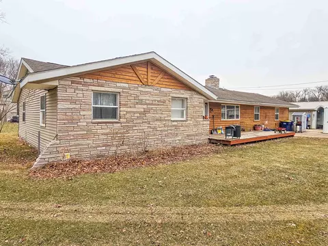 10582 Atwood Rd, Roscoe, IL 61073 photo 3
