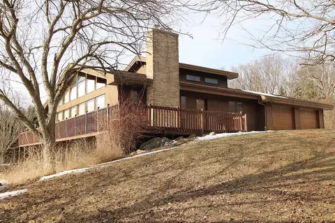 15651 Rock Grove Rd, Durand, IL 61024