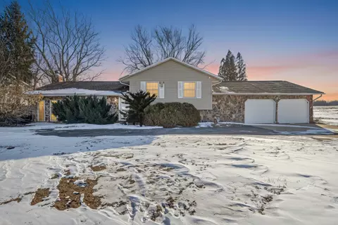 325 Bradmar Dr, Pearl City, IL 61062