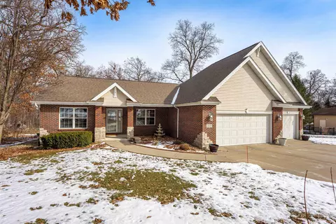 2035 Hillsdown Rd, Lake Summerset, IL 61019