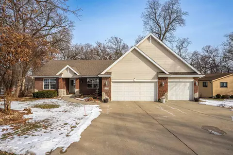 Exterior - 2035 Hillsdown Rd, Lake Summerset, IL 61019 photo 3 of 6