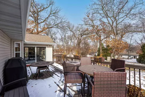 Exterior - 2035 Hillsdown Rd, Lake Summerset, IL 61019 photo 4 of 6