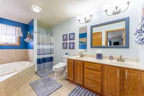 Bath - 2035 Hillsdown Rd, Lake Summerset, IL 61019 photo 4 of 4