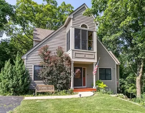 2 Briarwood Trl, Galena, IL 61036