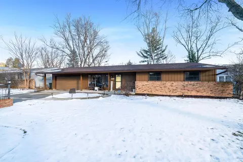 1703 Wisteria Rd, Rockford, IL 61107