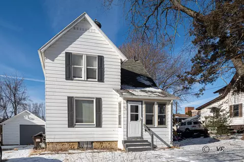 520 S Burchard Ave, Freeport, IL 61032