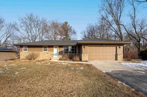3482 Rockview Rd, Rockford, IL 61109