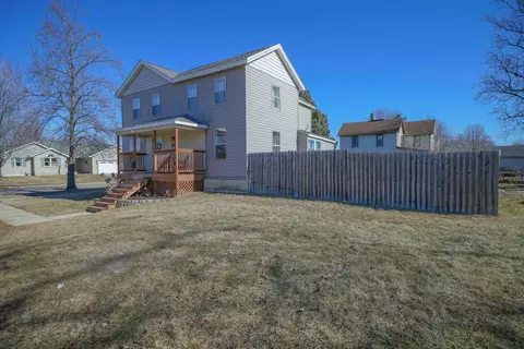 302 S Prairie Ave, Polo, IL 61064