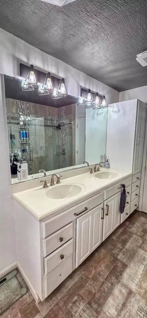 Bath - 515 Hill St, Lanark, IL 61046 photo 1 of 3
