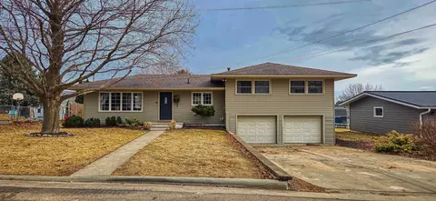 515 Hill St, Lanark, IL 61046