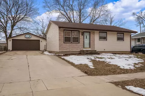 2009 Winters Dr, Loves Park, IL 61111