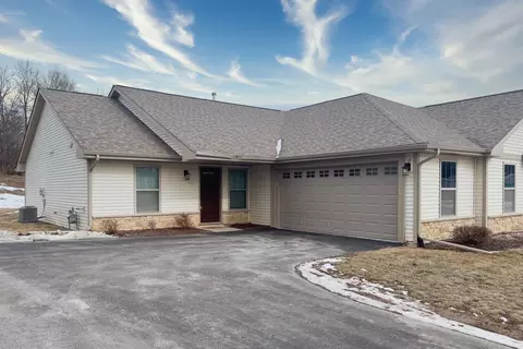 5616 Jackies Dr, Loves Park, IL 61111