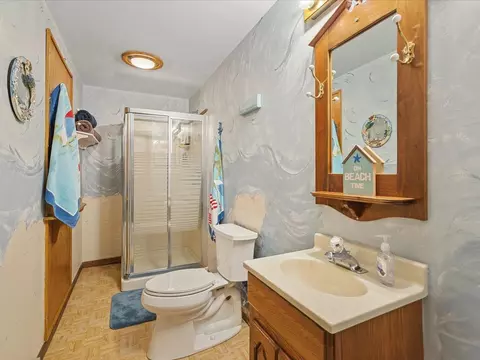 Bath - 548 Baintree Rd, Lake Summerset, IL 61019 photo 3 of 3
