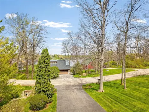 Exterior - 548 Baintree Rd, Lake Summerset, IL 61019 photo 2 of 30