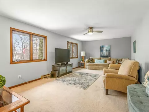 Living - 548 Baintree Rd, Lake Summerset, IL 61019 photo 1 of 9