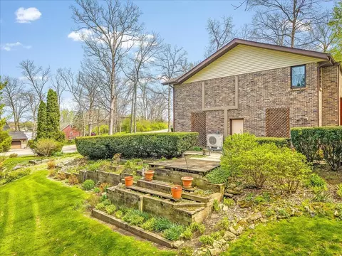 Exterior - 548 Baintree Rd, Lake Summerset, IL 61019 photo 23 of 30