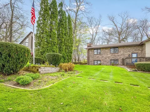 Exterior - 548 Baintree Rd, Lake Summerset, IL 61019 photo 10 of 30