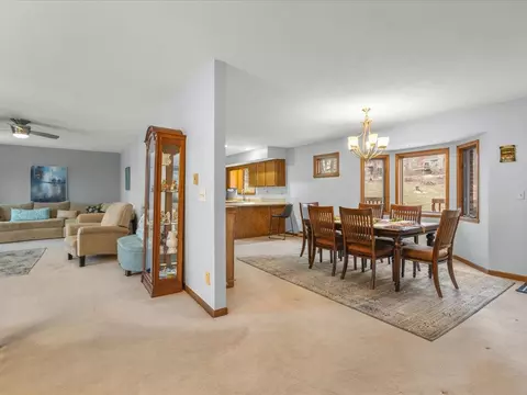 Dining - 548 Baintree Rd, Lake Summerset, IL 61019 photo 1 of 4