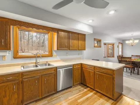 Kitchen - 548 Baintree Rd, Lake Summerset, IL 61019 photo 3 of 5