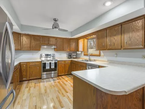 Kitchen - 548 Baintree Rd, Lake Summerset, IL 61019 photo 1 of 5