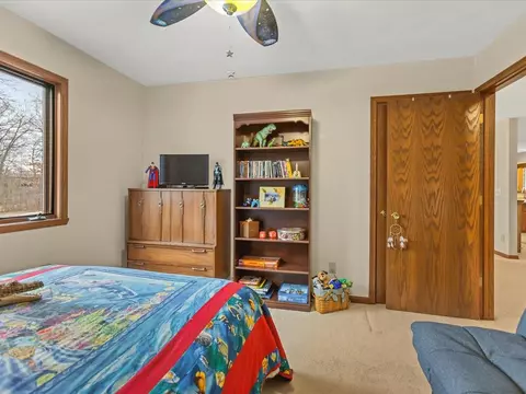 Bedroom - 548 Baintree Rd, Lake Summerset, IL 61019 photo 2 of 7