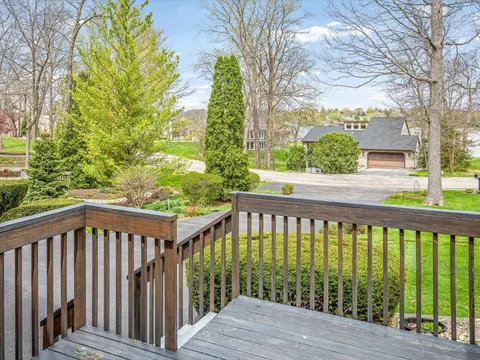 Exterior - 548 Baintree Rd, Lake Summerset, IL 61019 photo 7 of 30
