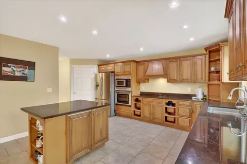 8306 E Crockett Rd, Roscoe, IL 61073 photo 18