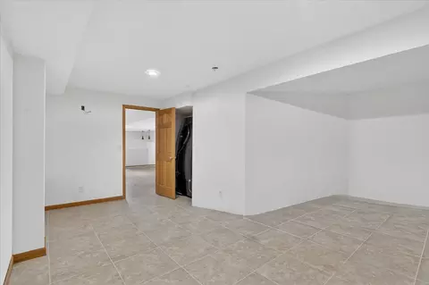 8306 E Crockett Rd, Roscoe, IL 61073 photo 33