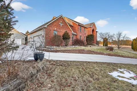 8306 E Crockett Rd, Roscoe, IL 61073 photo 4