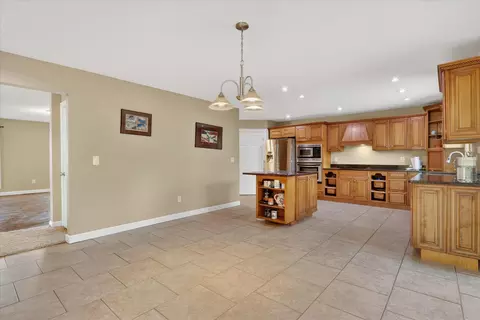 8306 E Crockett Rd, Roscoe, IL 61073 photo 22