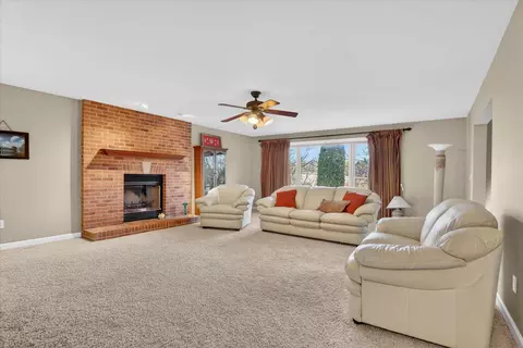 8306 E Crockett Rd, Roscoe, IL 61073 photo 24