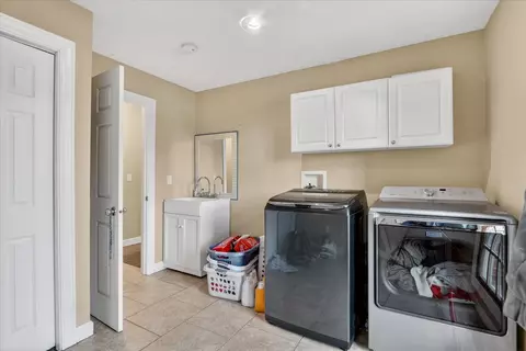 8306 E Crockett Rd, Roscoe, IL 61073 photo 15