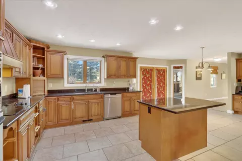 8306 E Crockett Rd, Roscoe, IL 61073 photo 16
