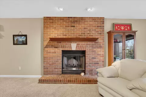 8306 E Crockett Rd, Roscoe, IL 61073 photo 27
