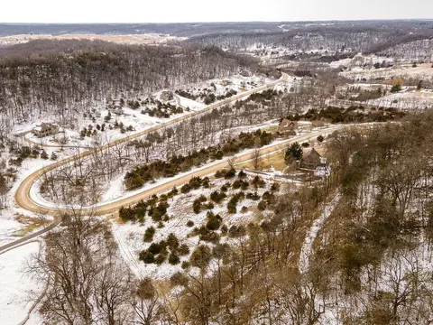 45 Sugarcreek Trl, Galena, IL 61036