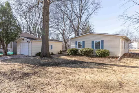 3912 Latham St, Rockford, IL 61103
