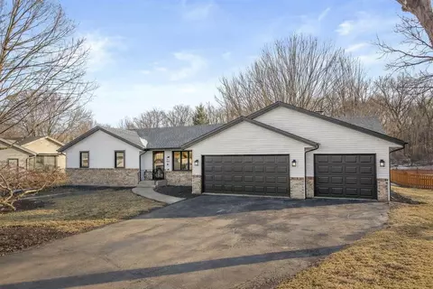 6521 Grassridge Rd, Rockford, IL 61108