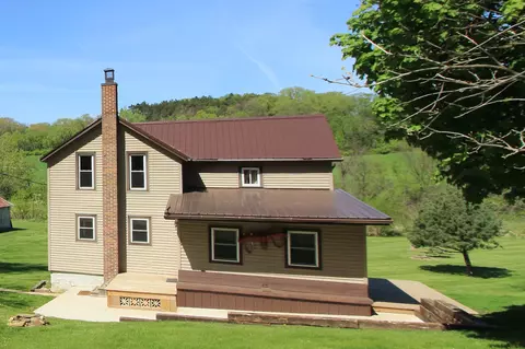 17896 Skunk Hollow Rd, Mount Carroll, IL 61053