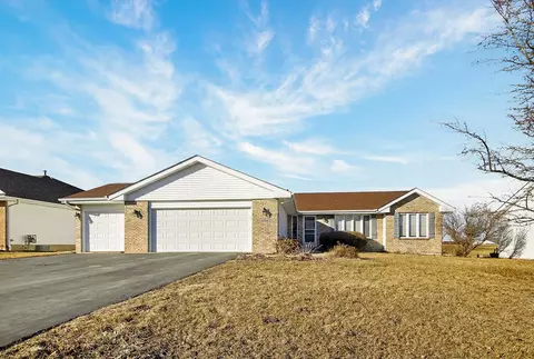 12909 Springhill Dr, Winnebago, IL 61088