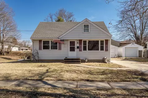 2212 Colorado Ave, Rockford, IL 61108
