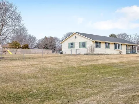 11818 Balsa Ln, Roscoe, IL 61073 photo 3