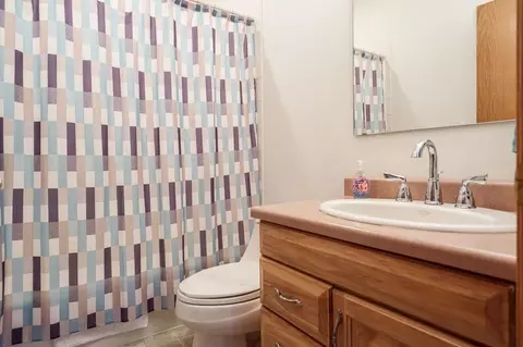 Bath - 19905 State Line Rd, Harvard, IL 60033 photo 5 of 5