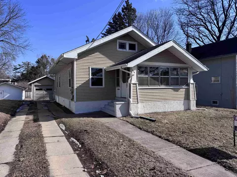 518 Shaw St, Rockford, IL 61104