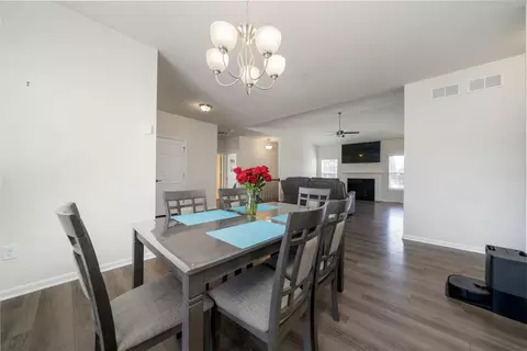 429 E Dekalb Dr, Maple Park, IL 60151 photo 9