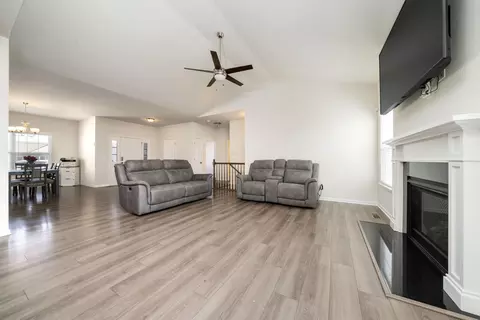 429 E Dekalb Dr, Maple Park, IL 60151 photo 7