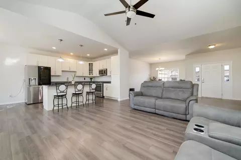 429 E Dekalb Dr, Maple Park, IL 60151 photo 10