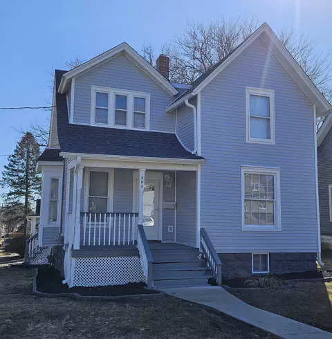 945 North Ave, Rockford, IL 61103