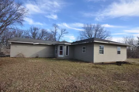 7722 Shirley Rd, Cherry Valley, IL 61016