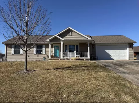 108 SW Lanark Ave, Lanark, IL 61046