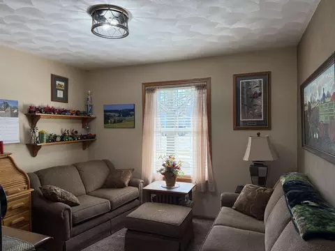 Living - 633 Park View St, Pecatonica, IL 61063 photo 3 of 7